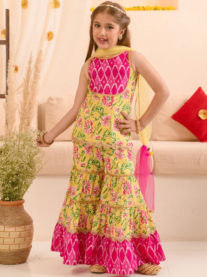 LOOKNBOOK ART – Lehenga Choli Set With Dupatta