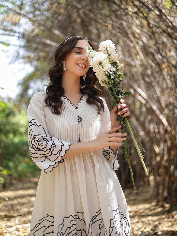 Aaghnya – Women Printed Kurta with Palazzos