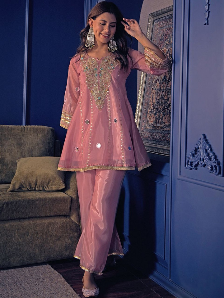 CHHAAP – Women Embroidered Kurta with Trousers