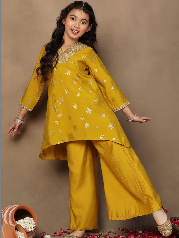 FASHION DREAM – Girls Embroidered Kurta with Palazzos