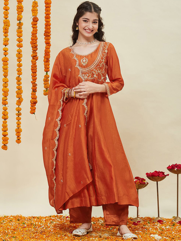 GoSriKi – Women Printed Kurta Palazzos