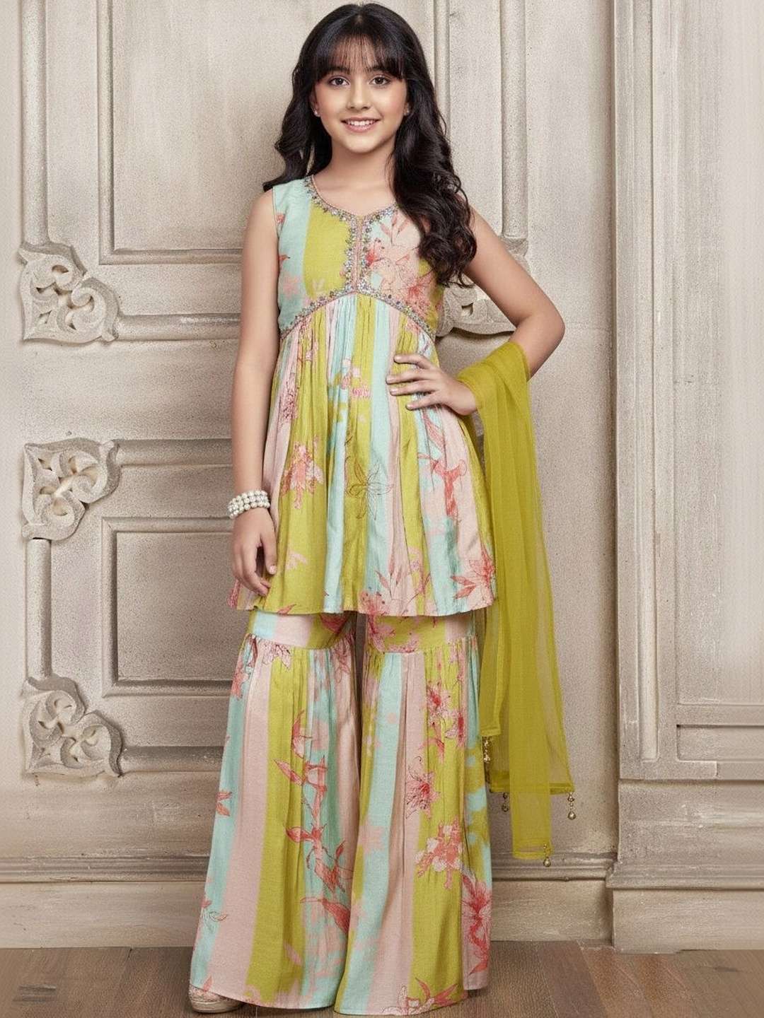 Libas – Women Embroidered Kurta with Trousers With Dupatta